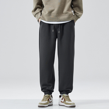 Férfi melegítő nadrág fleece béléssel, vastagított, lazább szabás, húzózsinórral, 63% pamut / 37% poliészter