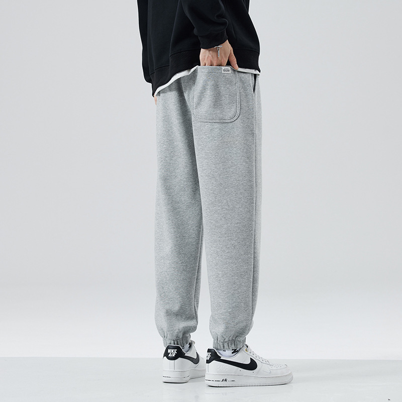 Férfi melegítő nadrág fleece béléssel, vastagított, lazább szabás, húzózsinórral, 63% pamut / 37% poliészter