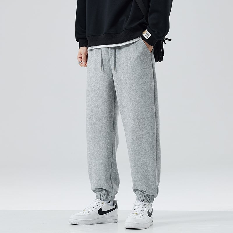 Férfi melegítő nadrág fleece béléssel, vastagított, lazább szabás, húzózsinórral, 63% pamut / 37% poliészter