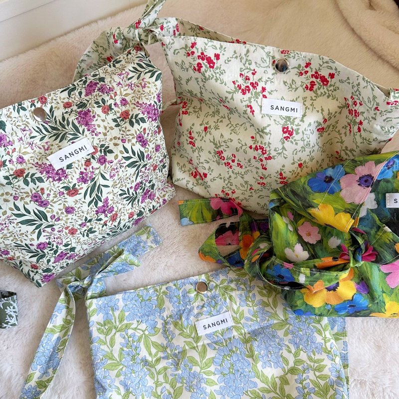Crossbody bucket torba s cvjetnim uzorkom, romantični japanski stil, pamuk materijal, zatvaranje na kopču, džep za telefon