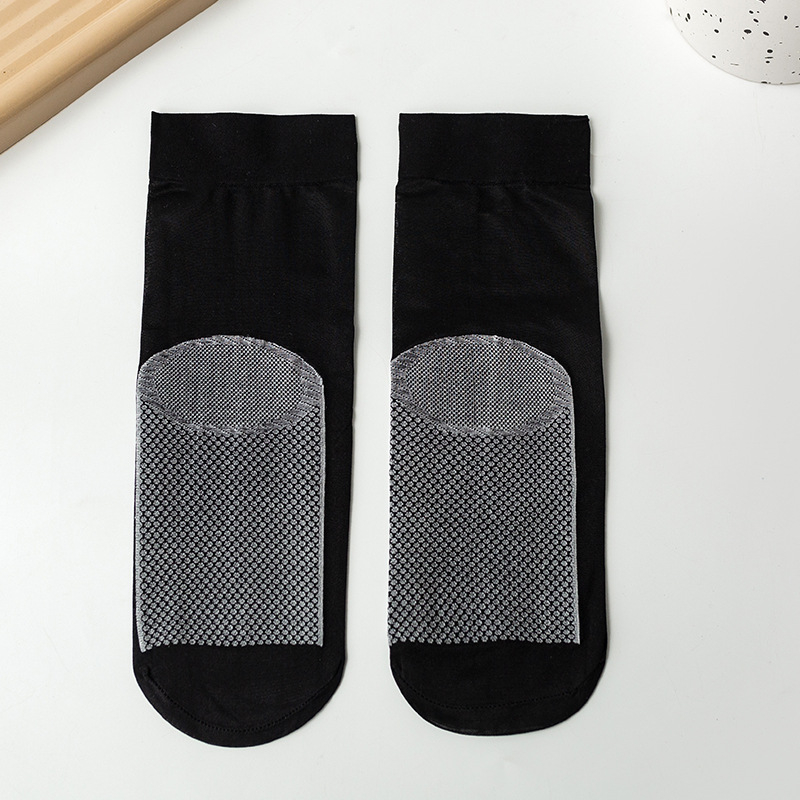 Velurove čarape, 80–90% najlona, 30D denier, japanski stil, nevidljive i upijaju znoj