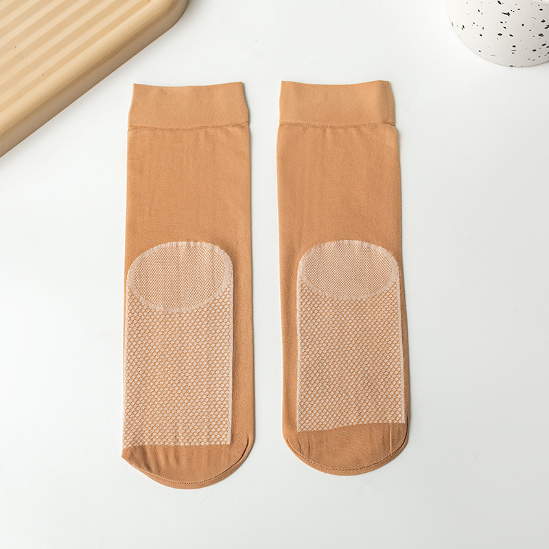Velurove čarape, 80–90% najlona, 30D denier, japanski stil, nevidljive i upijaju znoj