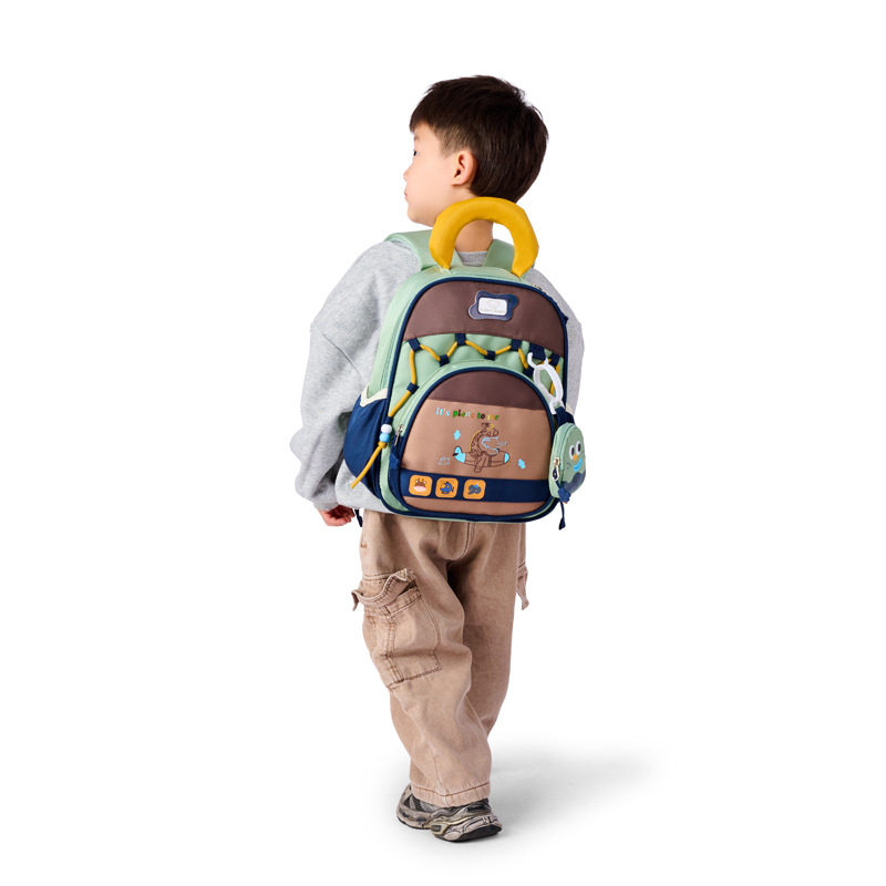 Dječji školski ruksak – prozračan, ultralak, otporan; materijal: najlon; podstava: poliester; uzorak: anime crtani film; nosivi sustav: zakrivljene naramenice; unisex