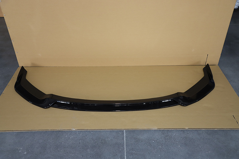 Set karoserije za Honda Civic 10. generacije (2016-2020) FC450 — Materijal: PP plastika, Ugradnja: prednji branik; Uključuje: prednji lip, prednji i stražnji branik, bočne pragove