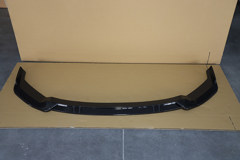 Set karoserije za Honda Civic 10. generacije (2016-2020) FC450 — Materijal: PP plastika, Ugradnja: prednji branik; Uključuje: prednji lip, prednji i stražnji branik, bočne pragove