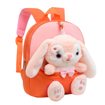 Детска плюшена раница с животински принт и висулка‑кукла, ултралека, извити презрамки, подплата полиестер