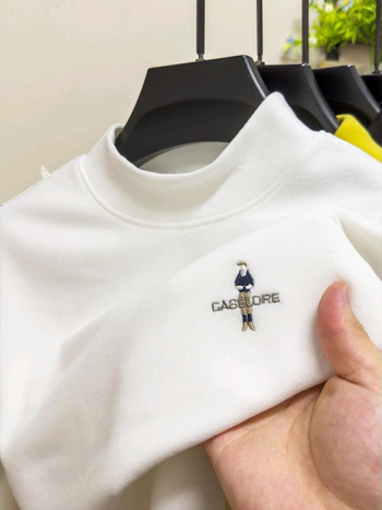 Slim fit hosszú ujjú póló kerek nyakkal, kémiai rostok keveréke, egyszínű