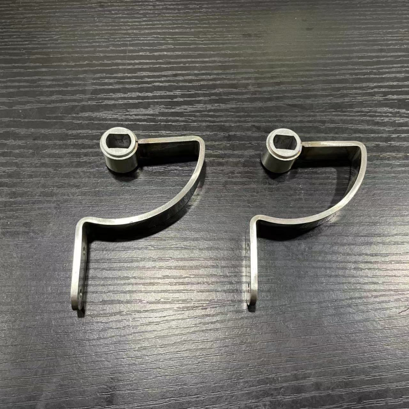 Intelligens WC-fedél csuklós spriccfújással és elektromos lengéscsillapítóval, 304 rozsdamentes acél, Financial márka, modern egyszerű stílus, egyéb funkciók, furatok közötti távolság nem állítható