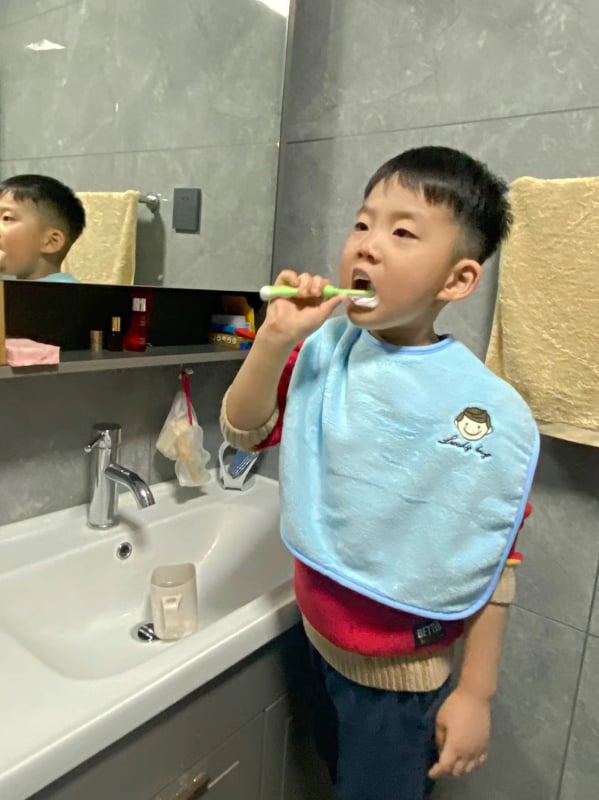 Παιδική πετσέτα-ποδιά για πλύσιμο - Πολυλειτουργική πετσέτα προσώπου, αδιάβροχη και αντοχή σε λεκέδες, ύφασμα βελούρ, πολυεστέρας, για ηλικίες 3–8 ετών