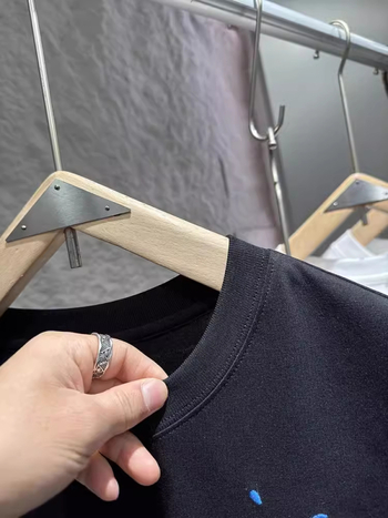 Muški pamukasti T‑shirt s dugim rukavima i ležernom krojem, okrugli izrez, vezenje, FOG fashion serija, težina tkanine 250–300 g