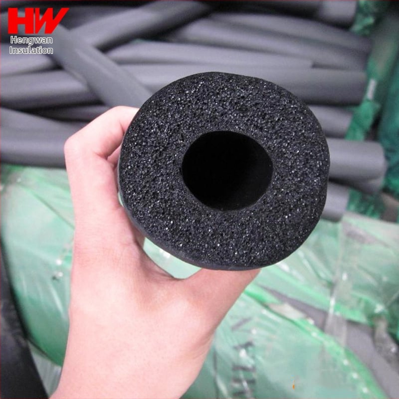 Țeavă izolantă din cauciuc și plastic, tubulară cu formă bule; pentru sisteme HVAC apă caldă/rece; miez: fibre de poliester; conductivitate termică 0,035 W/mK; temperatură de funcționare 350°C