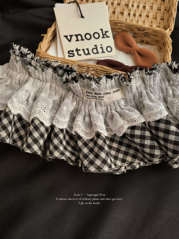 Korejski stil mini suknja za djevojčice 1–3 godine s kariranim patchworkom i čipkastim rubom, pojas koji stiska, pamuk tkanina