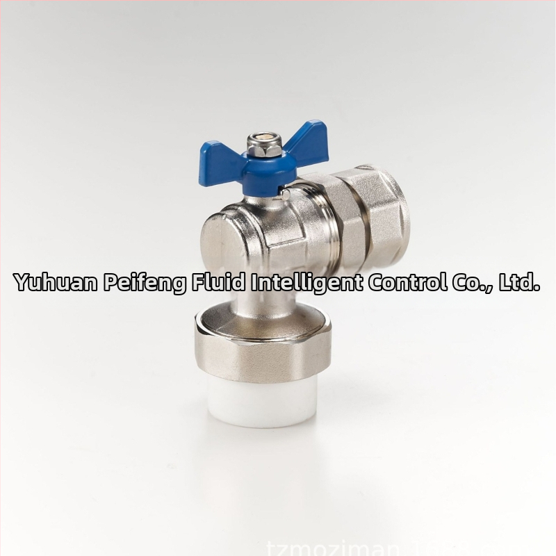 PPR uhlový guľový ventil so vnútorným závitom a spojkou pre horúcu a studenú vodu