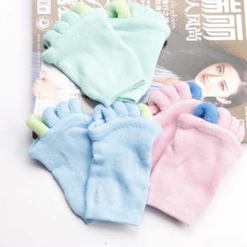 Čarape s pet prstiju od 80% pamuka; prozračne, upijaju znoj, deodoriraju, oblikuju; stil japanskog sustava; unisex; za jesen i zimu