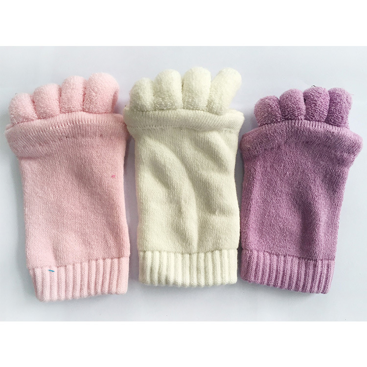 Čarape s pet prstiju od 80% pamuka; prozračne, upijaju znoj, deodoriraju, oblikuju; stil japanskog sustava; unisex; za jesen i zimu
