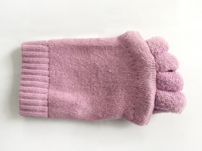 Čarape s pet prstiju od 80% pamuka; prozračne, upijaju znoj, deodoriraju, oblikuju; stil japanskog sustava; unisex; za jesen i zimu
