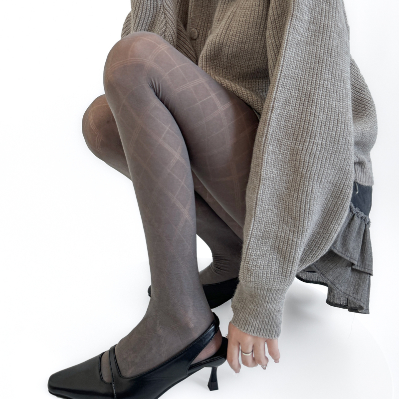 Tanak pantyhose s dijamantnim jacquardom, oblikovanje nylonom, 50–70% nylon, jednostrani preponski, za dob 18–40