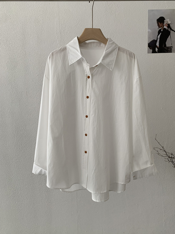 Ing galléros, egysoros záródás, hosszú ujjú, laza szabású, középméret hossz