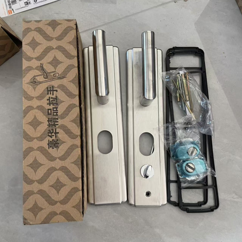 Rozsdamentes acél ajtófogantyú – kétoldalas anti-burkózás védelem, modell 986602, 235 mm furatköz