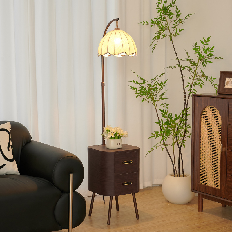 LED padlólámpa akril árnyékolóval, test fa- és vasból, világítási terület 3–5 m²