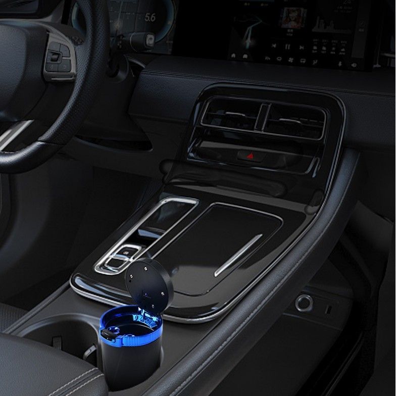 Automobilski pepeljak s poklopcem, ABS + metalni unutarnji sloj; model 69; proces ubrizgavanja; težina 100 g; univerzalno za vozila