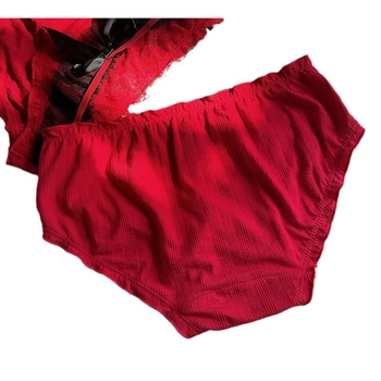 Chiloți damă din bumbac cu dantelă, talie medie, model uni; material principal 95–100% bumbac, căptușeală 95–100% bumbac