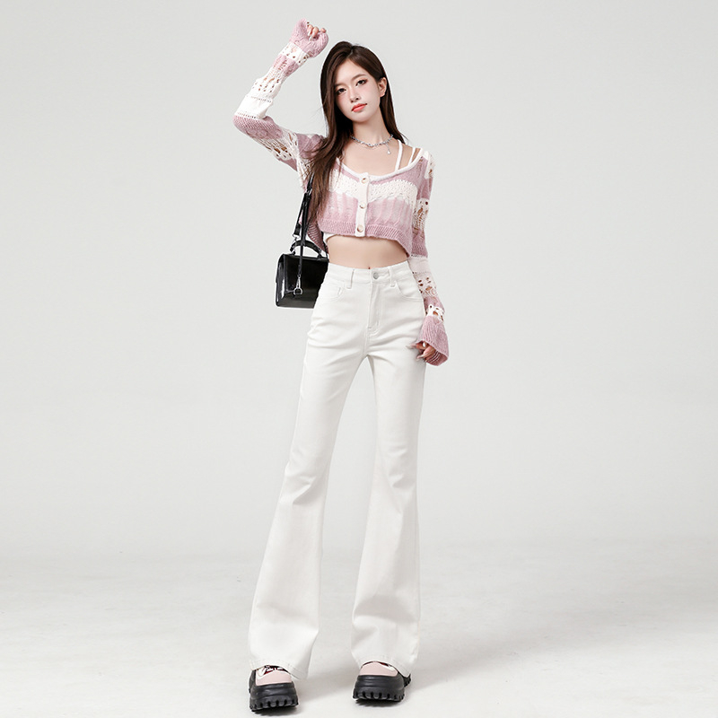 Traperice visokog struka, blago širećeg kroja, oprane, 70–80% pamuka, japansko-korejski casual stil