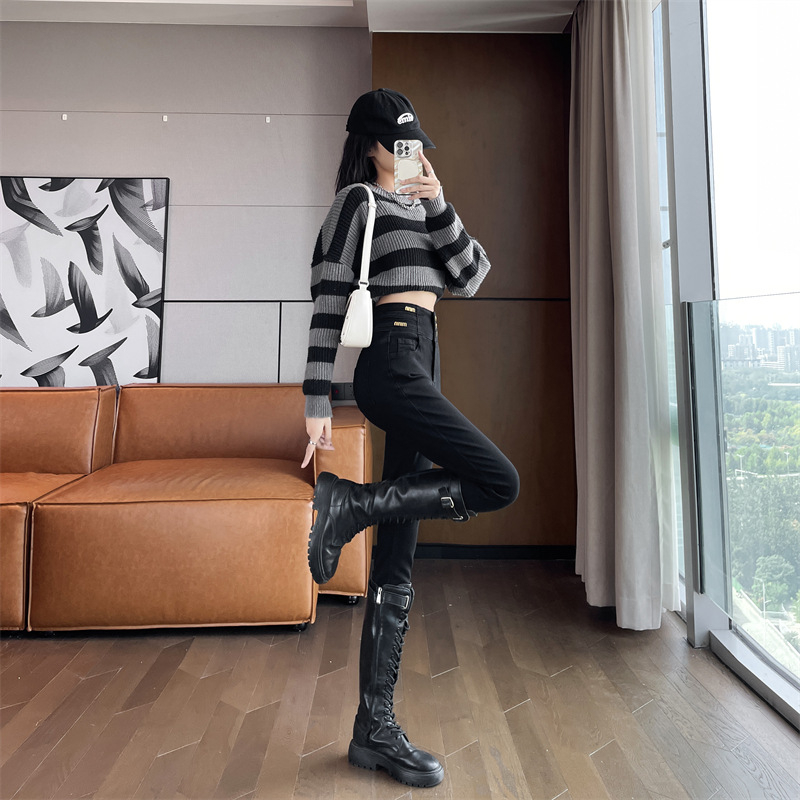 Ženske farmerice s flis podstavom, debeli, visoki struk, uski kroj, pamuk-elastan denim