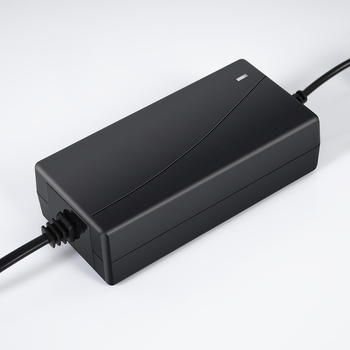 Automobilski pretvarač BY-322, 60W, ulaz 220V, izlaz 12V