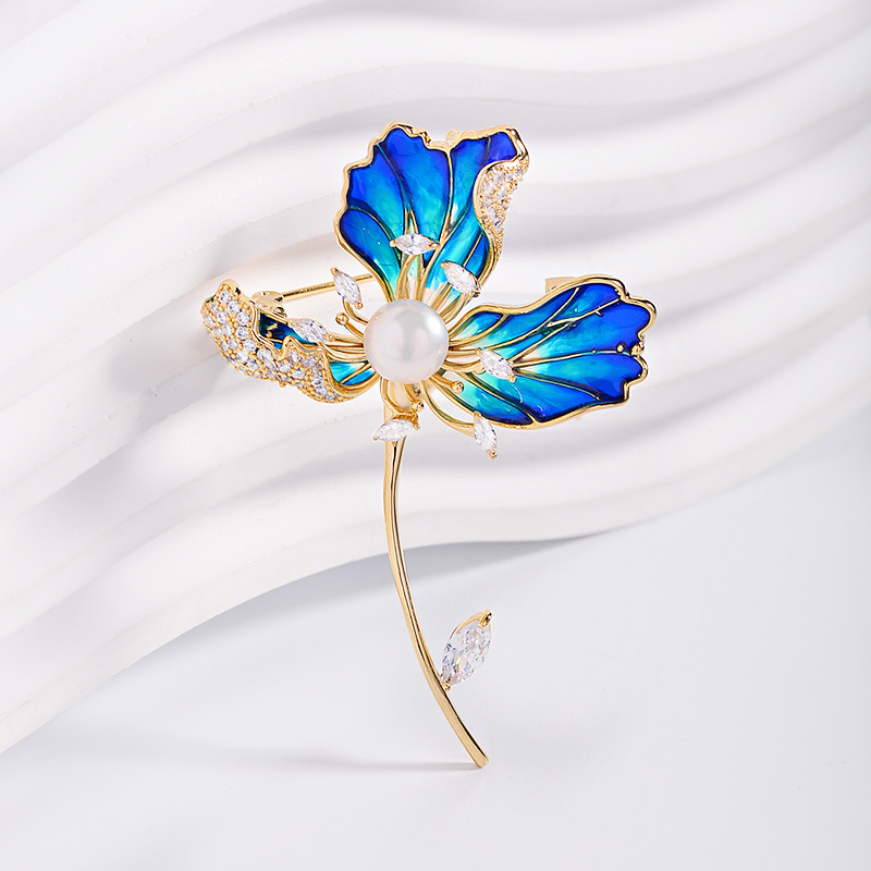 Emalirana iris broš s bakrenom podlogom, sladkovodne bisere, elektroplating, elegantan dizajn