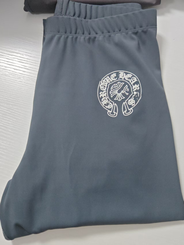 Hlače za jogu visokog struka, s motivom slova, poliester-elastan smjesa, uski kroj, dugi