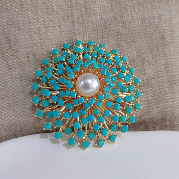 Broš, srednjovjekovni stil, oblik zvijezde/geometrijski oblik, cinkova zlitina, elektroplatiranje