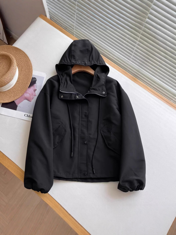 Ženska casual jakna s kapuljačom, kratka jakna - udoban kroj, zatvarač, dugi rukavi, srednja duljina (50–65 cm)