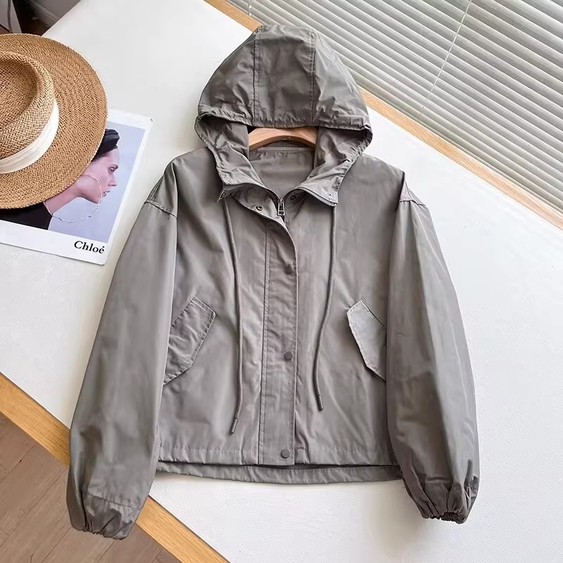 Ženska casual jakna s kapuljačom, kratka jakna - udoban kroj, zatvarač, dugi rukavi, srednja duljina (50–65 cm)