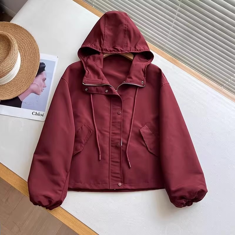 Ženska casual jakna s kapuljačom, kratka jakna - udoban kroj, zatvarač, dugi rukavi, srednja duljina (50–65 cm)