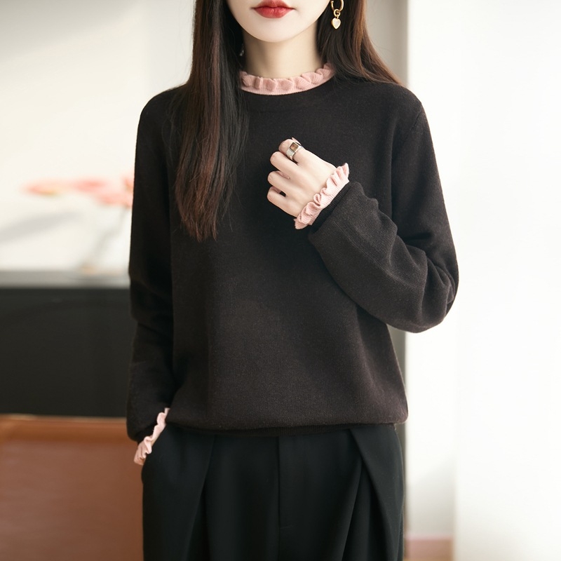 Pleteni džemper s kapuljačom i čipkanim ovratnikom, široki kroj, dugi rukavi, mješavina vune worsted i poliestera