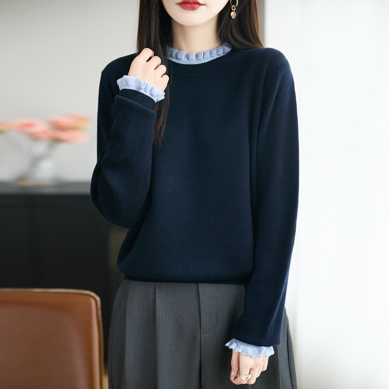 Pleteni džemper s kapuljačom i čipkanim ovratnikom, široki kroj, dugi rukavi, mješavina vune worsted i poliestera