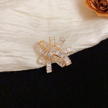 Ženska broš s mašnicom od bakra, cirkon mikro-pavé, pozlata pravim zlatom