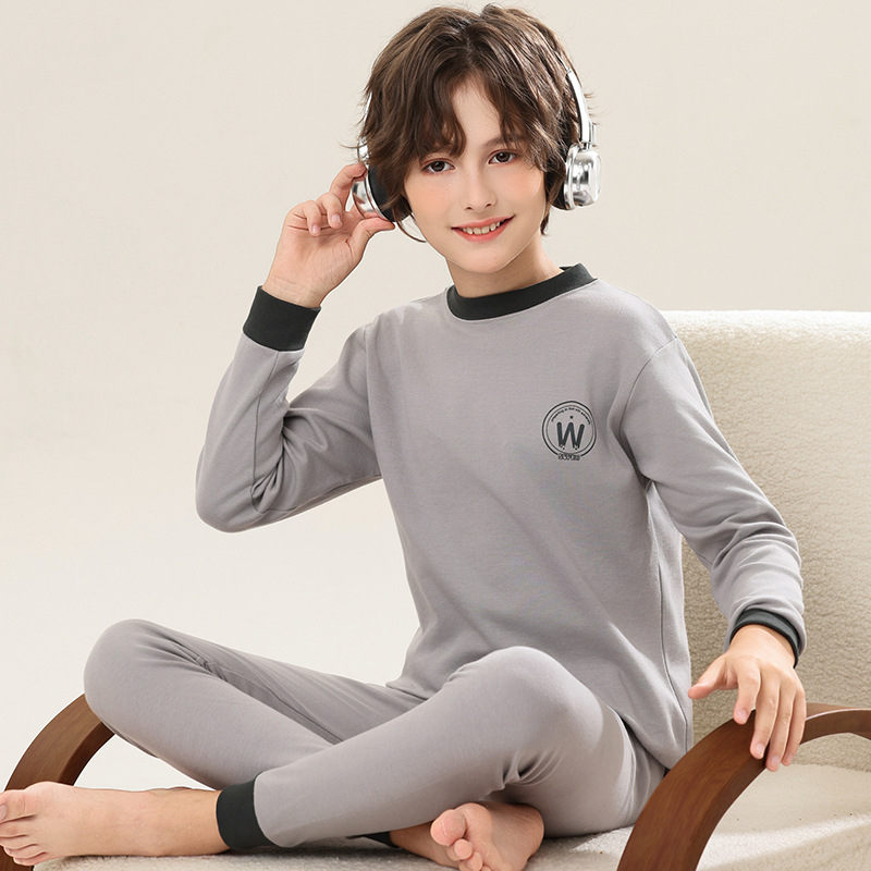 Dječji komplet pidžama od 100% pamuka – gornji dio s okruglim izrezom i hlače, prugasti ili jednobojan uzorak, održava toplinu, proljeće i jesen zima