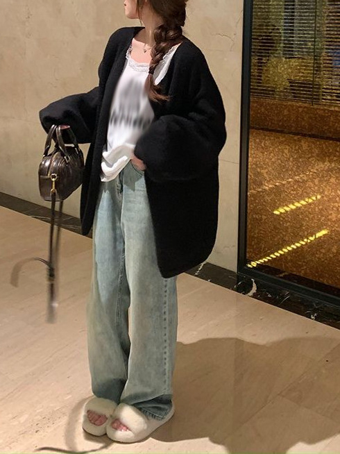 Cardigan din viscoză, conținut material 90–95%, croială lejeră, mâneci lungi