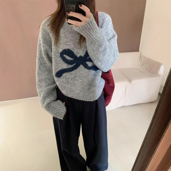 Pulover tricotat pentru femei cu fundă și glugă - guler rotund, mâneci lungi, conținut principal de țesătură 30-50%