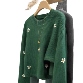 Pulover tricotat cu broderie florală, guler polo, mâneci lungi, croială liberă