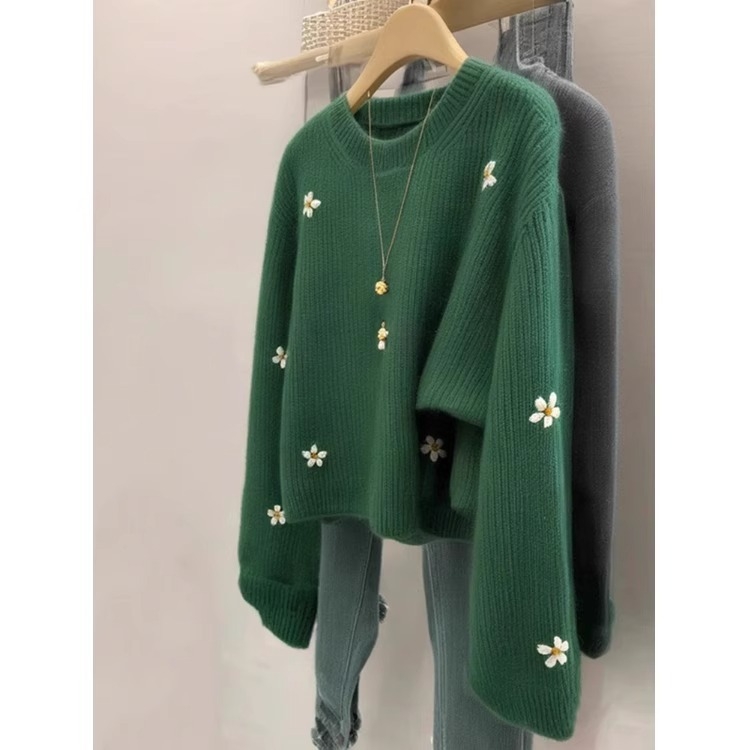 Pulover tricotat cu broderie florală, guler polo, mâneci lungi, croială liberă