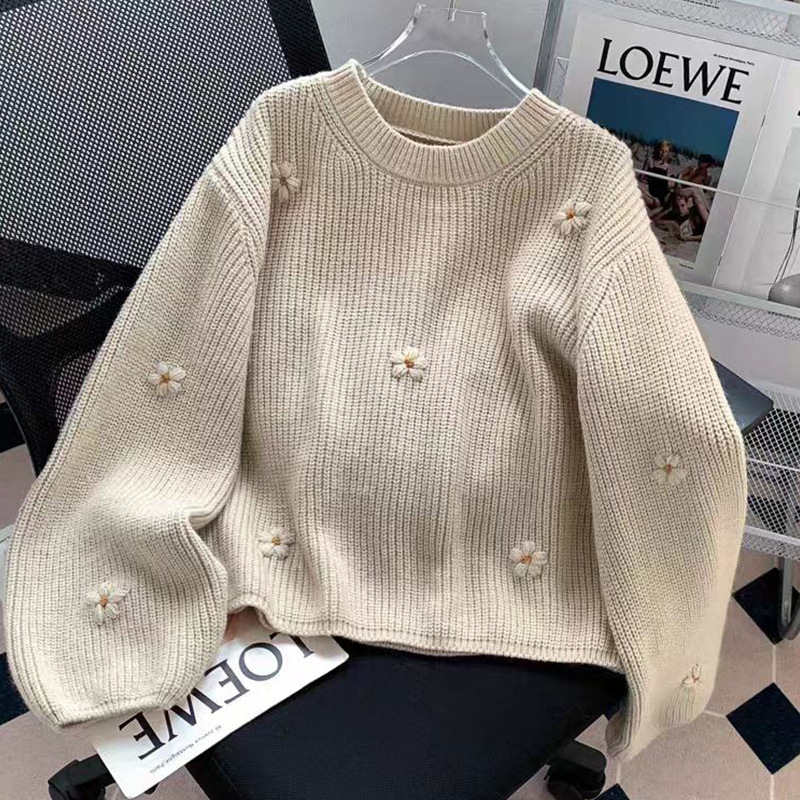 Pulover tricotat cu broderie florală, guler polo, mâneci lungi, croială liberă