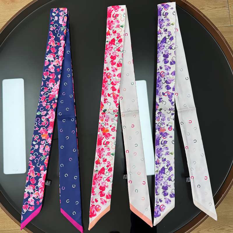 Șal lung imprimat pentru femei, cu bandă pentru geantă și bandă pentru cap, din twill de satin sintetic; Material: twill de satin sintetic; Țesătură: twill; Formă: panglică tip streamer; Stil: proaspăt și drăguț; Sezon: vară