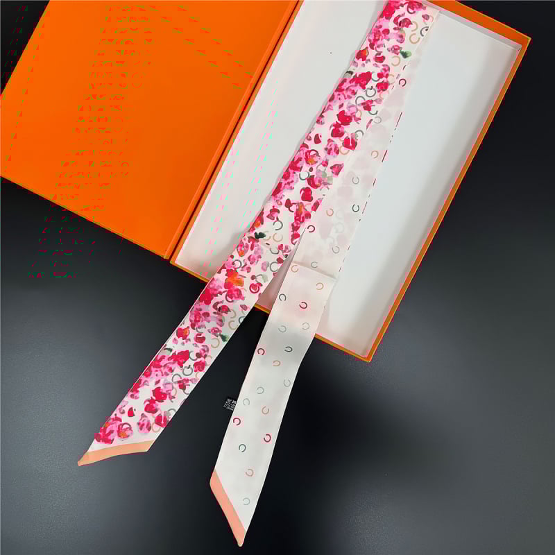 Șal lung imprimat pentru femei, cu bandă pentru geantă și bandă pentru cap, din twill de satin sintetic; Material: twill de satin sintetic; Țesătură: twill; Formă: panglică tip streamer; Stil: proaspăt și drăguț; Sezon: vară