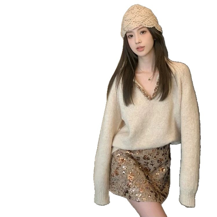 Pleteni pulover s kapuljom od krzna zeca, polo ovratnik, spuštena ramena, srednja debljina