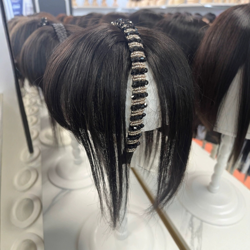 Perika s rhinestone diadomom i bangs za žene — vlakna otporna na visoke temperature, strojno izrađena, nije za bojanje ili trajnu, model Rhinestone wig, brend Fragrant hua furong