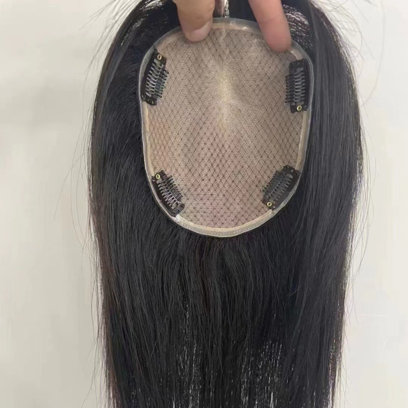 Valódi hajból készült paróka darab, kézzel szőtt, dupla tűs technikával, egyenes haj; modell Pass needle 13x15; festhető és dauerolható.