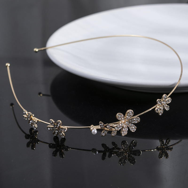 Fém hajpánt gyémántos bevonattal és strasszokkal – egyszerű stílus, városi mindennapi fejpánt